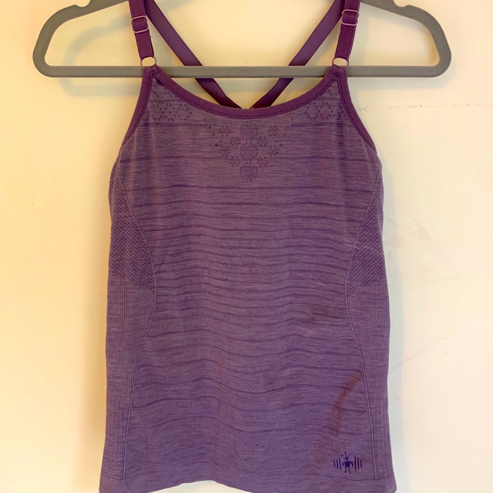 Women’s athletic top